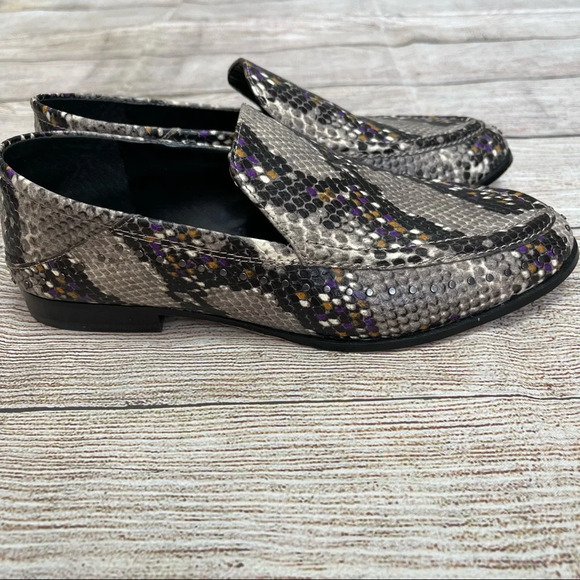 Vince Camuto Jendaya Convertible Loafer Mulberry Snake Print Leather Sz 6.5 - Picture 4 of 11